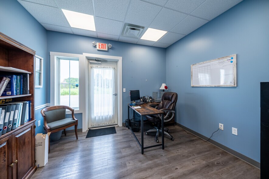 More Photos Of 74 Erin Dr, Morgantown Office For Sale