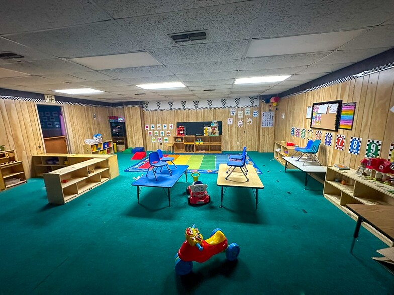 More Photos Of 247 S Barron St, Rusk Religious Facility For Sale