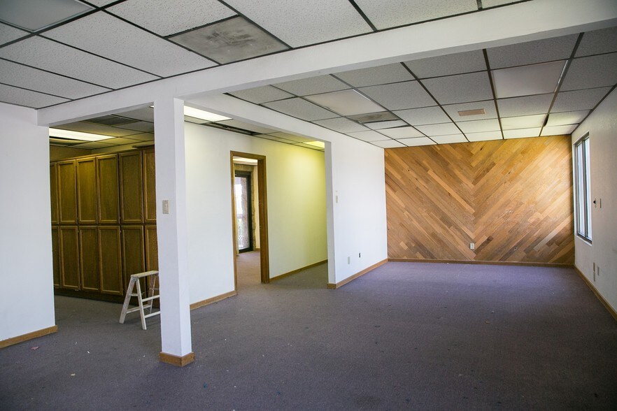 More Photos Of 165 E Southern Ave, Mesa Loft Creative Space For Lease