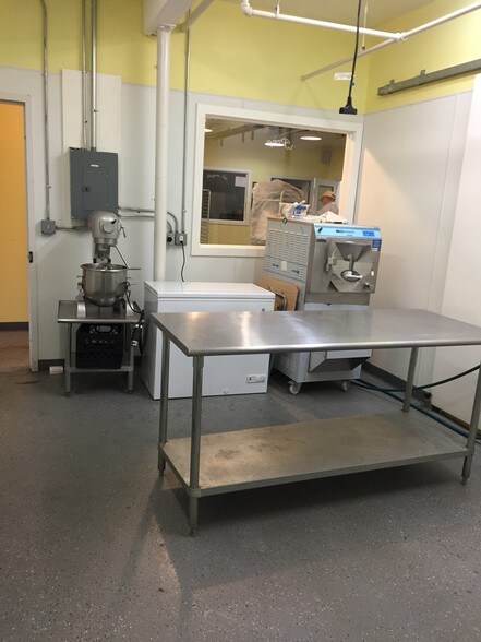 More Photos Of 166-180 S Van Brunt St, Englewood Food Processing For Lease