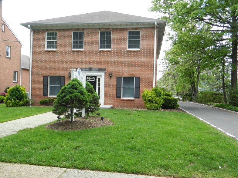 More Photos Of 552 Westfield Ave, Westfield Medical For Lease