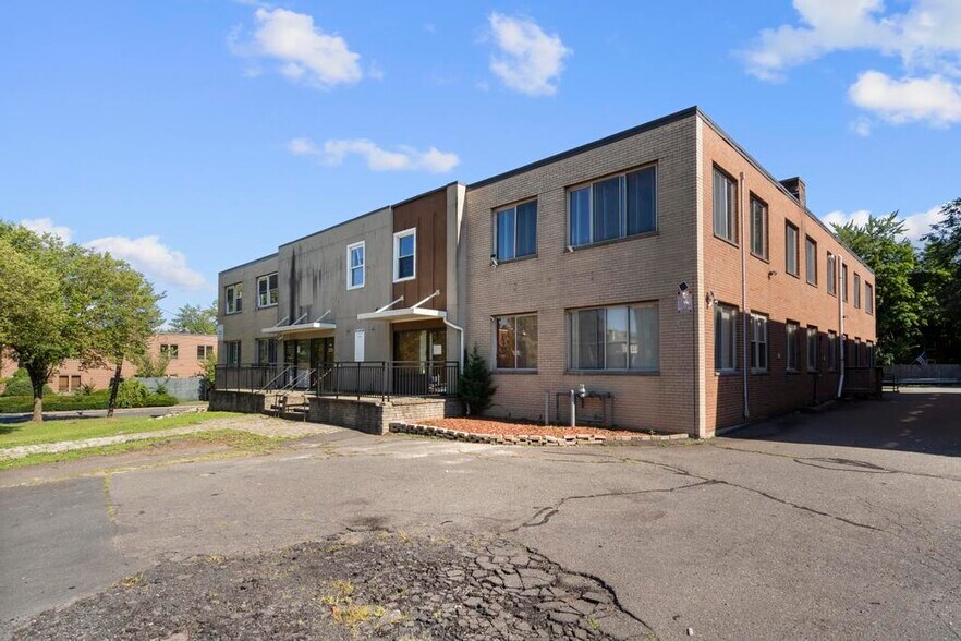 More Photos Of 621 Farmington Ave, Hartford Apartments For Sale