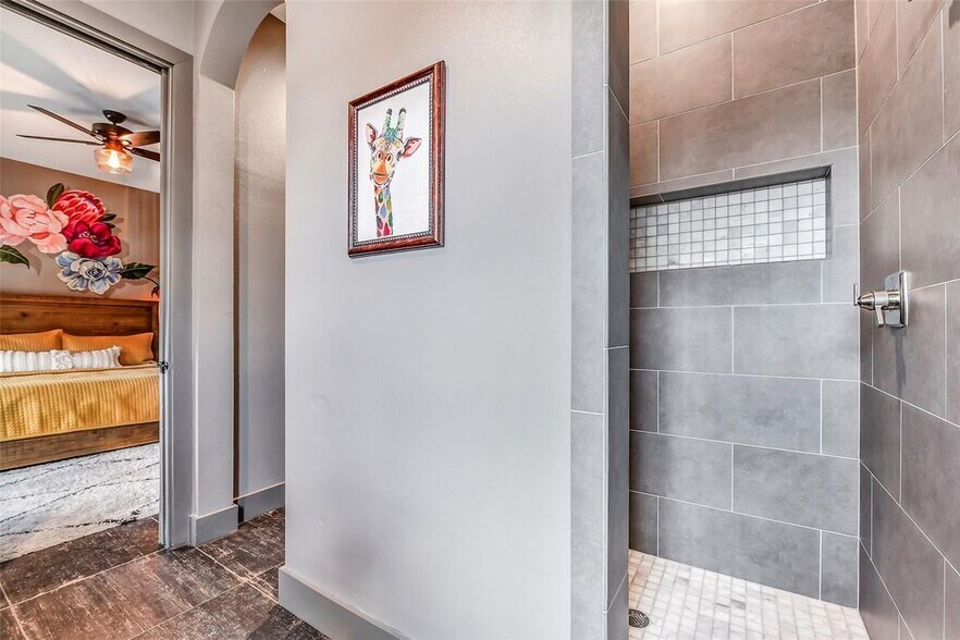 More Photos Of 316 Morningside Dr, Friendswood Loft Creative Space For Sale