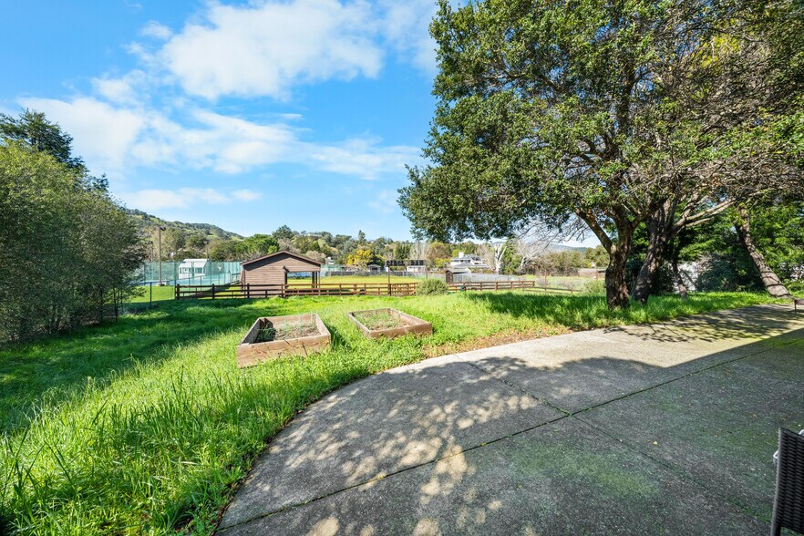 More Photos Of 8 Circle Rd, San Rafael Specialty For Sale