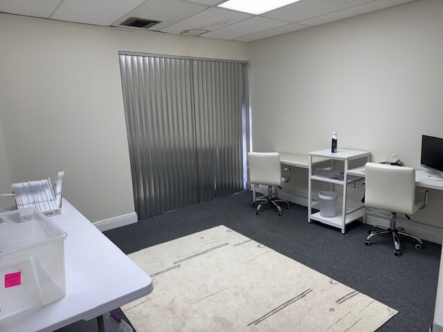 More Photos Of 3001-3017 Greene St, Hollywood Showroom For Lease