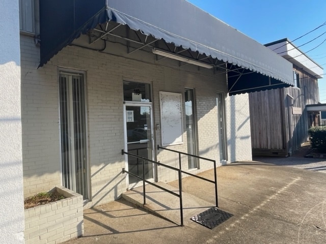 Primary Photo Of 119 Courthouse, Elizabethtown Medical For Sale