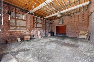 More Photos Of 454-456 Park St, Hartford Showroom For Lease