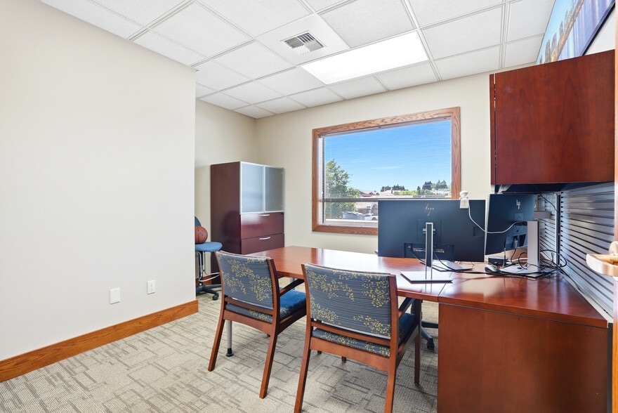 More Photos Of 801 N 39th Ave, Yakima Office For Sale