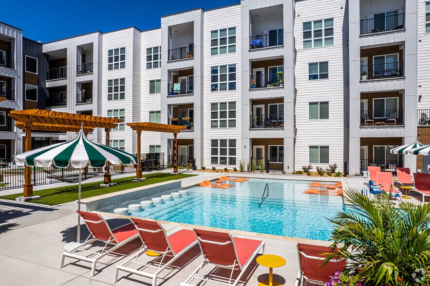 More Photos Of 701 Berkley Pky, Kansas City Apartments For Lease