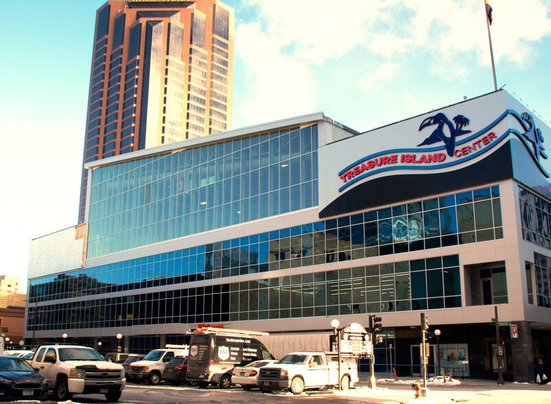 More Photos Of 400 Wabasha St, Saint Paul General Retail For Sale