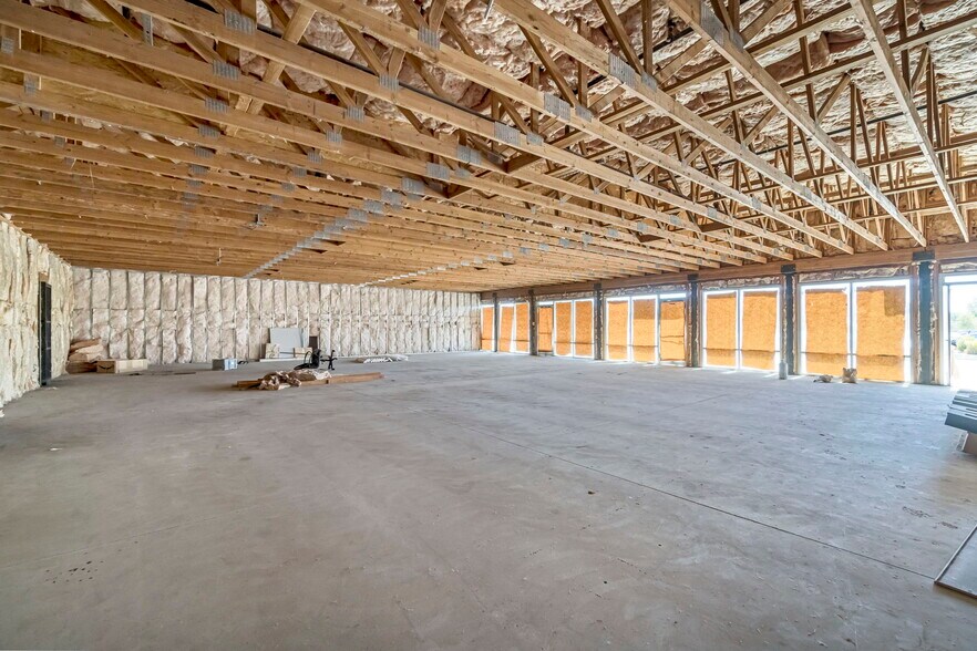 More Photos Of 5348-5374 N Spruce Ave, Fresno Freestanding For Lease