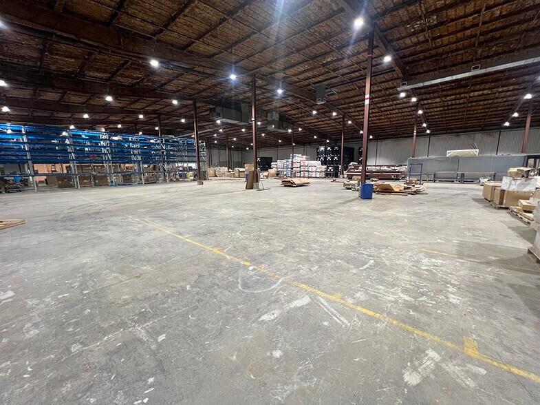 More Photos Of 1500 Grace St, Murphysboro Warehouse For Lease