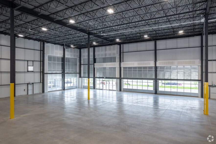 More Photos Of 529 Great Lakes Blvd, Oakville Unknown For Sale