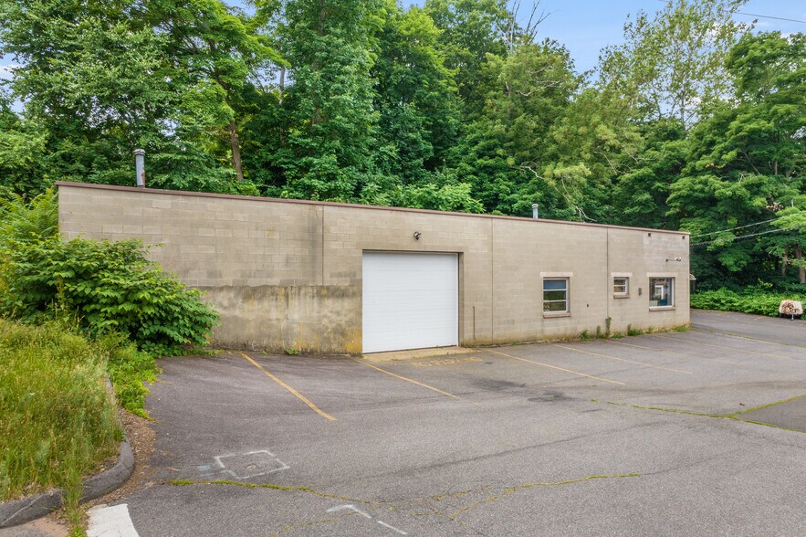 39 River St, Vernon, CT 06066 Warehouse For Sale