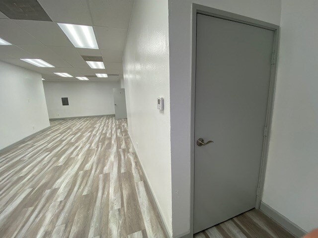 More Photos Of 11232 Vanowen St, North Hollywood Storefront Retail Office For Lease
