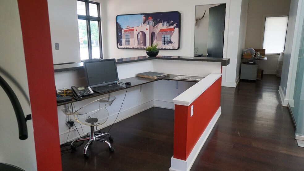 More Photos Of 106 Bagdad Ave W, Round Rock Office For Lease