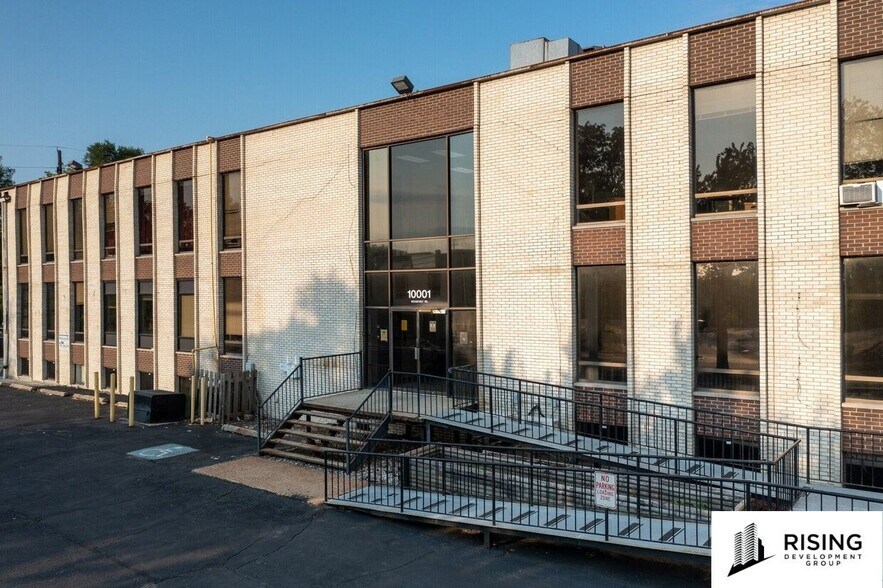 More Photos Of 10001 W Roosevelt Rd, Westchester Office For Sale