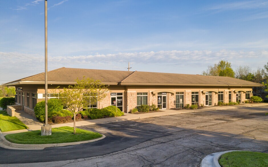 More Photos Of 14201-14215 Metcalf Ave, Overland Park Medical For Lease