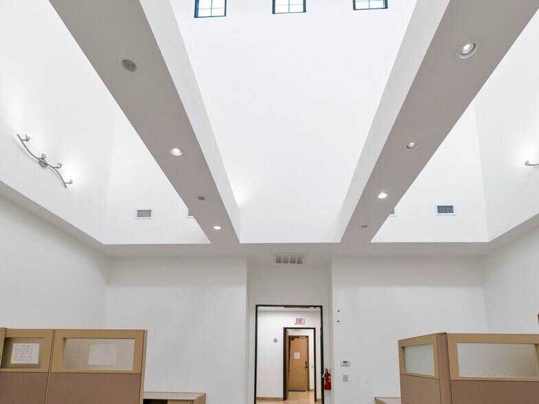 More Photos Of 714 S Peek Rd, Katy Medical For Lease