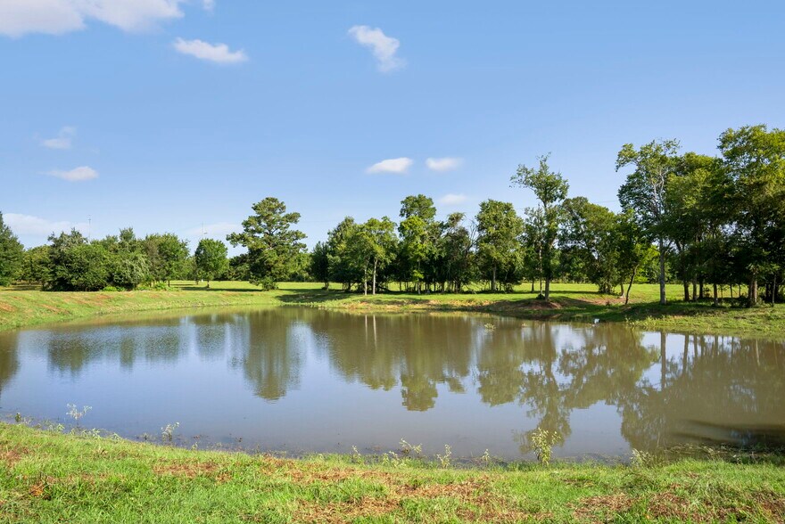 More Photos Of 18121 TX-105, Plantersville Land For Sale
