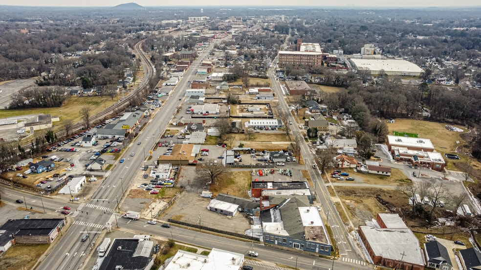 More Photos Of 226 S Linwood Rd, Gastonia Warehouse For Sale