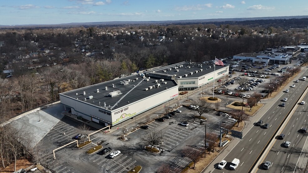 More Photos Of 275 Route 4, Paramus Unknown For Lease