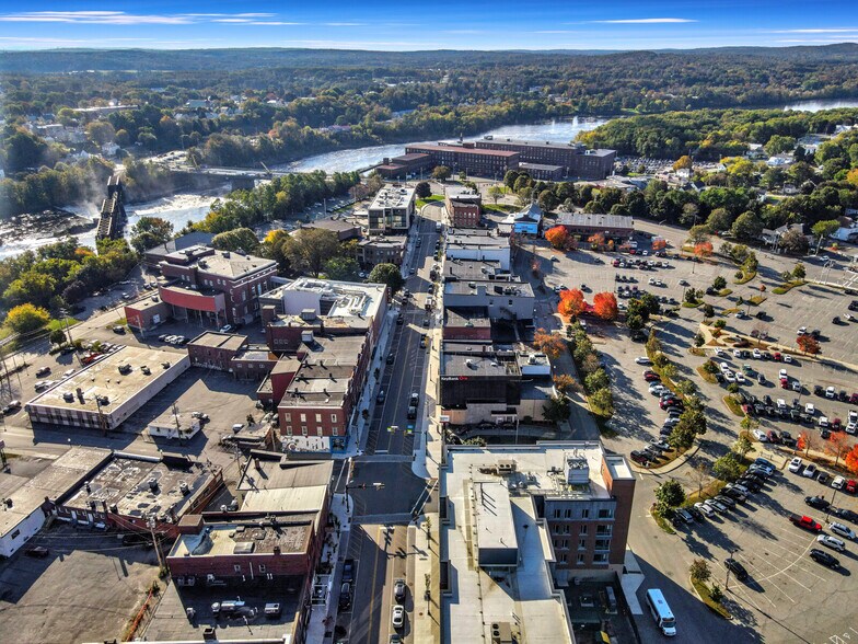 More Photos Of 88 Main St, Waterville Storefront Retail Office For Lease