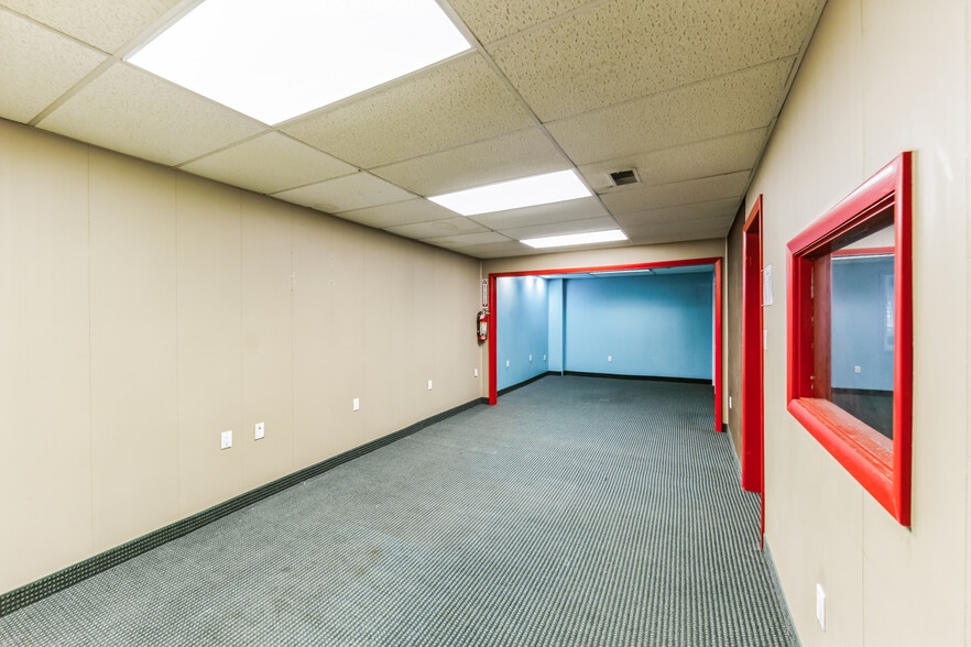 More Photos Of 65 E Fayette St, Uniontown Showroom For Sale