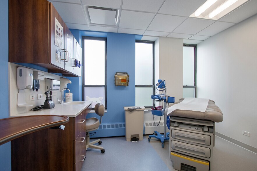 More Photos Of 1945 W Wilson Ave, Chicago Medical For Lease