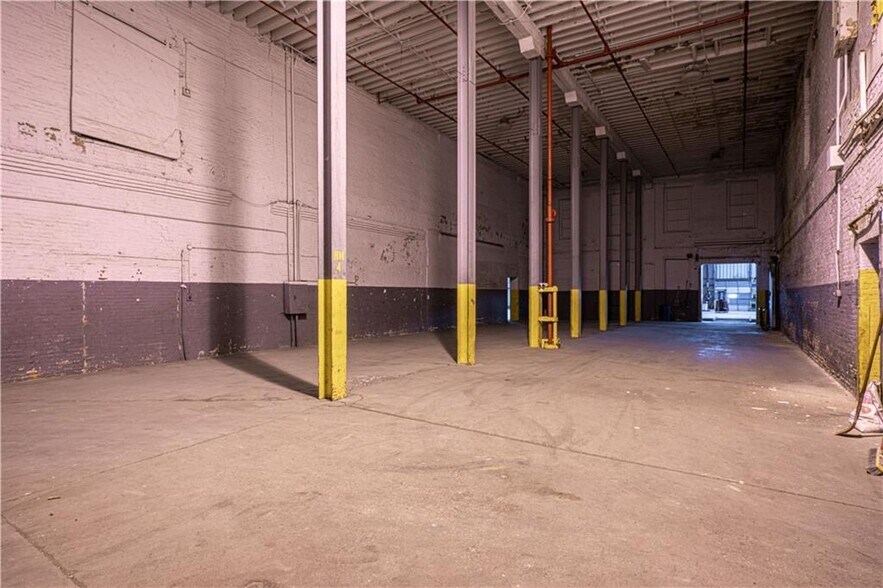 More Photos Of 202 Main St, Saint Joseph Refrigeration Cold Storage For Lease