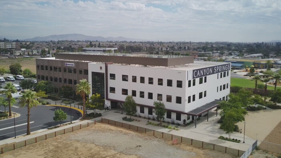 More Photos Of 2799 Gateway Dr, Riverside Medical For Lease