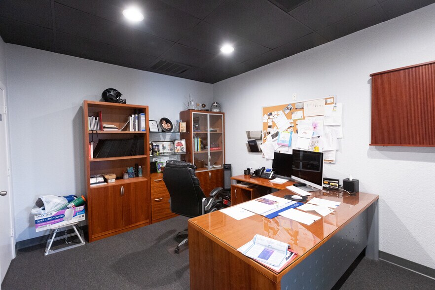 More Photos Of 706 Springdale Rd, Bedford Office For Sale