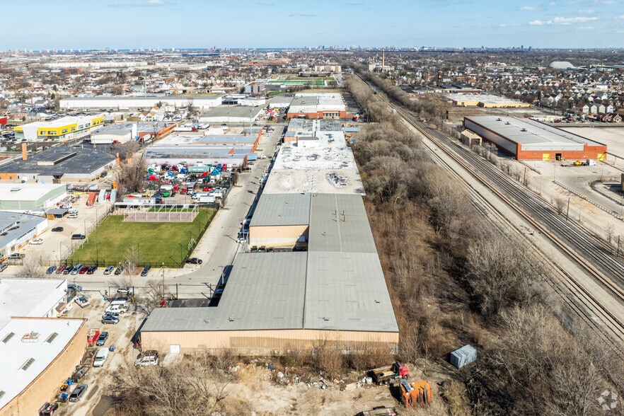 More Photos Of 2845 W 48th Pl, Chicago Warehouse For Lease