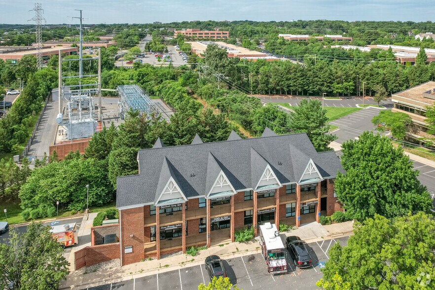 More Photos Of 626 Grant St, Herndon Office For Lease