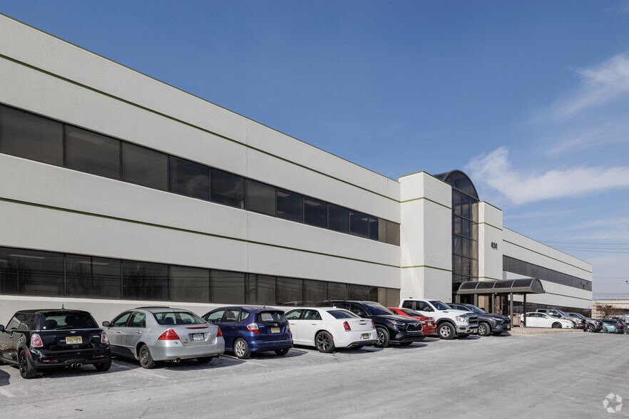 More Photos Of 620 Division St, Elizabeth Warehouse For Lease