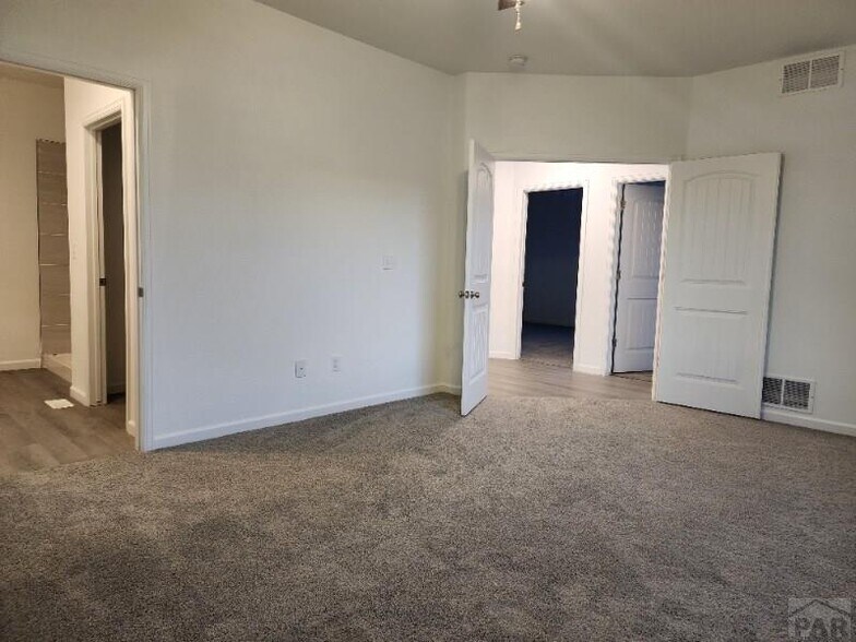More Photos Of 710-712 E Hahns Peak Ave, Pueblo West Apartments For Sale