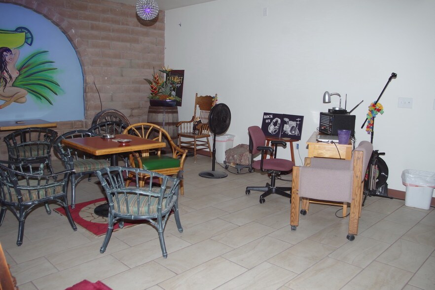 More Photos Of 2450 W Mesquite Ave, Pahrump Bar For Sale