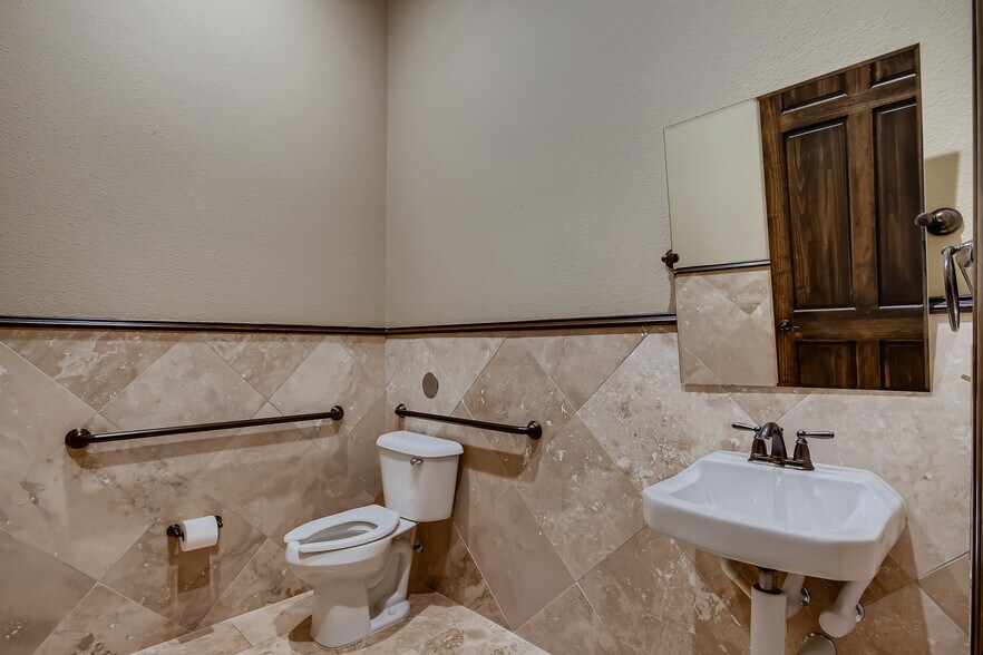 More Photos Of 9300 John Hickman Rd, Frisco Office For Lease