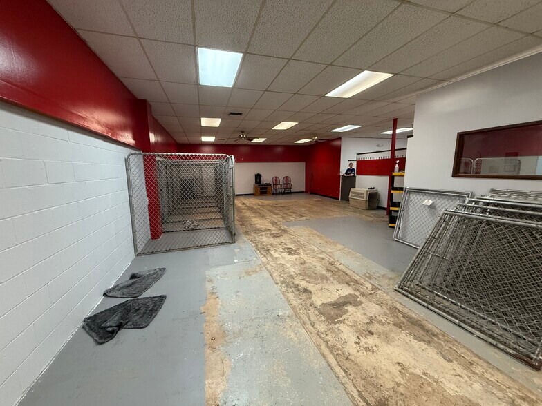 More Photos Of 323 N Mathewson St, Wichita Freestanding For Sale