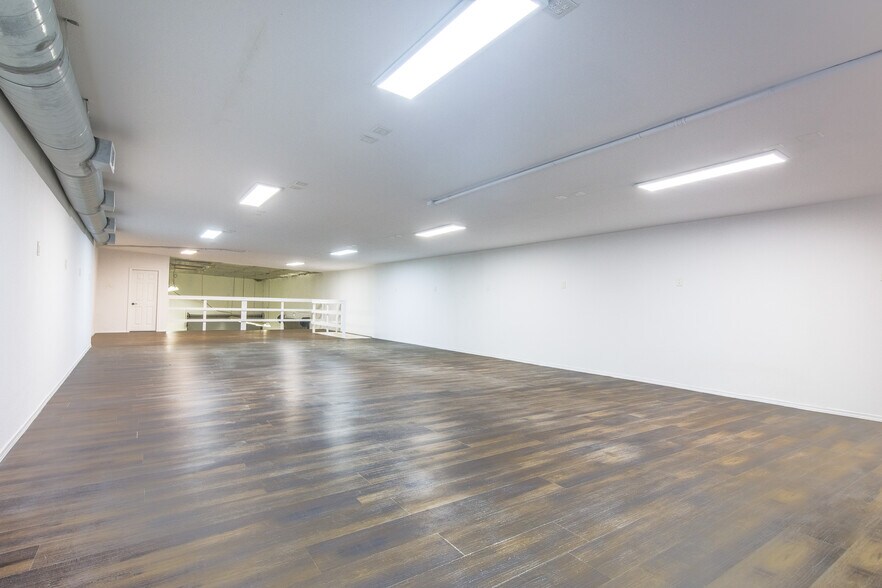 More Photos Of 2300 S Broadway, Los Angeles Manufacturing For Sale