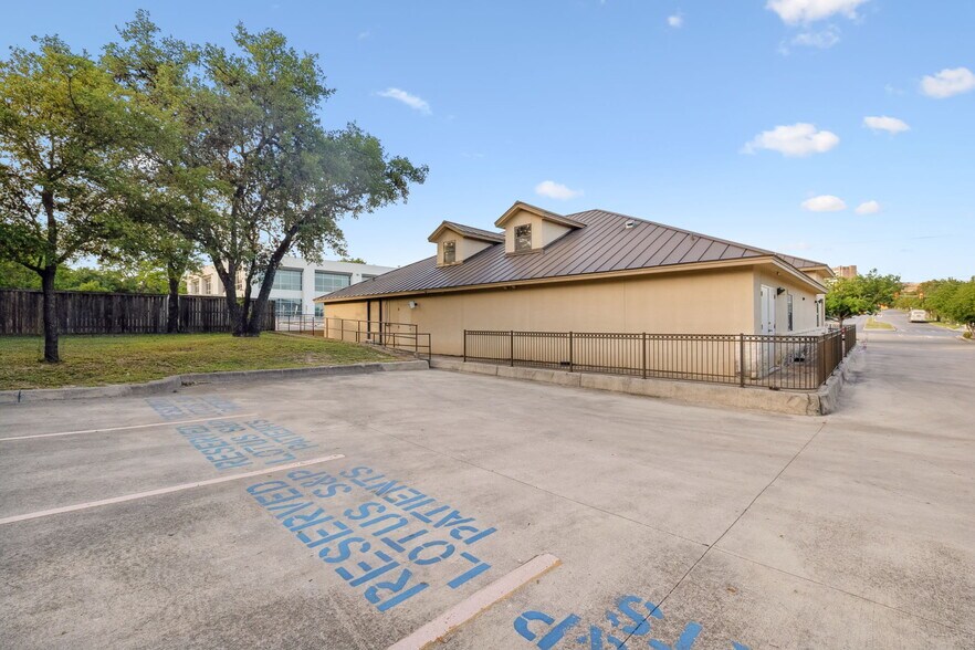 More Photos Of 2128 Babcock Rd, San Antonio Medical For Sale