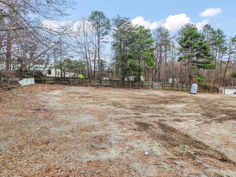 More Photos Of 420-422 South Road, High Point Manufacturing For Lease