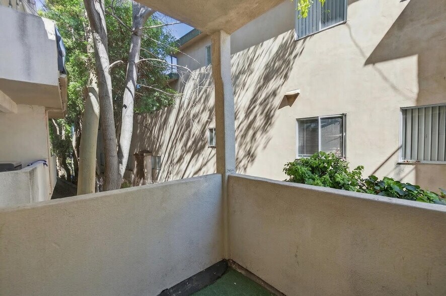 More Photos Of 4930 W Point Loma Blvd, San Diego Apartments For Sale