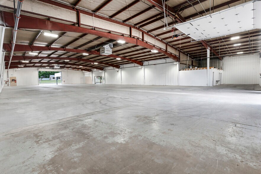 More Photos Of 1511 W Broadway St, Ardmore Auto Dealership For Sale