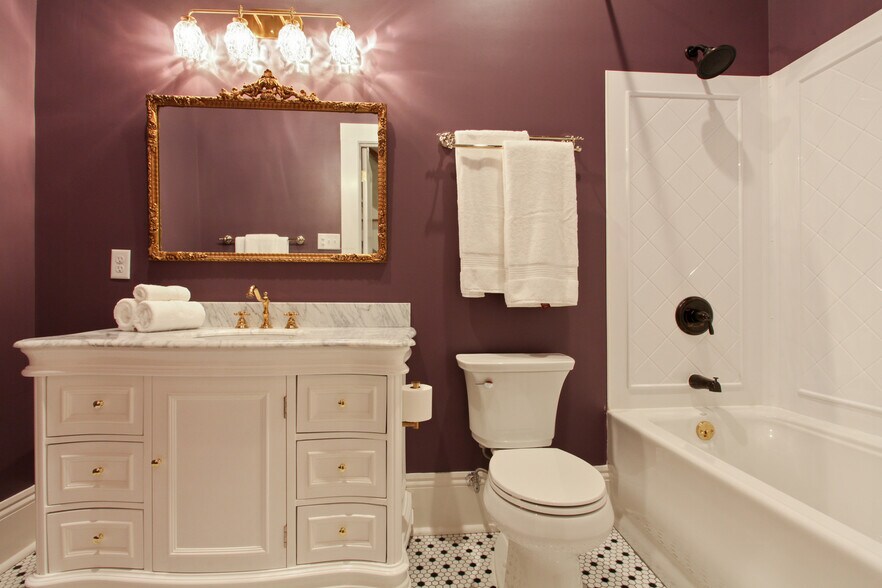 More Photos Of 8500 Oak St, New Orleans Storefront Retail Office For Sale