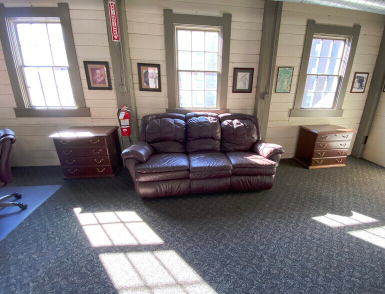 More Photos Of 30R Hampshire St, Methuen Loft Creative Space For Lease