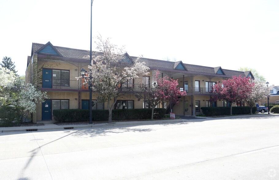 More Photos Of 381 N York Rd, Elmhurst Storefront Retail Office For Lease