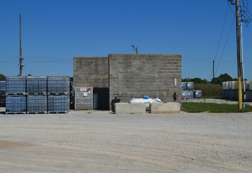 More Photos Of 1709 Enterprise Blvd, Pauls Valley Warehouse For Sale