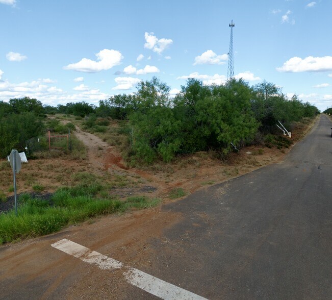 More Photos Of MM56 IH-35 Frontage, Artesia Wells Land For Sale