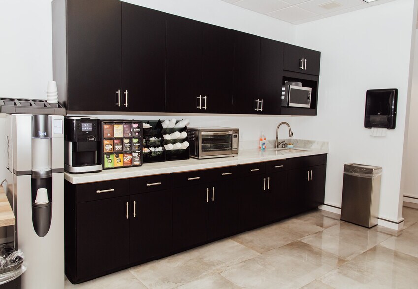 More Photos Of 4097 Trail Creek Rd, Riverside Light Manufacturing For Lease